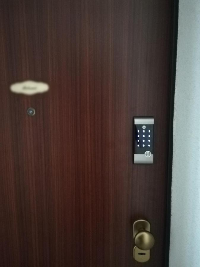 Boni * Zagreb